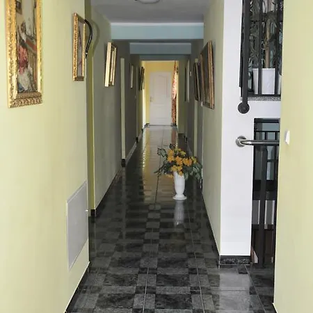 Kwatera prywatna Residenz Saturn *