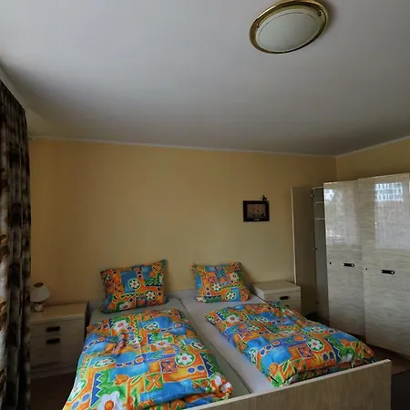 Residenz Saturn בית אירוח