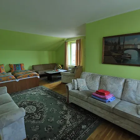 Residenz Saturn בית אירוח