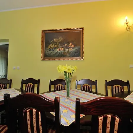 Residenz Saturn בית אירוח וובה