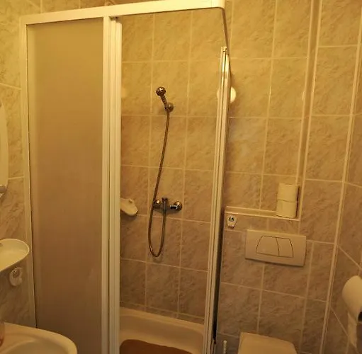 ホームステイ Residenz Saturn